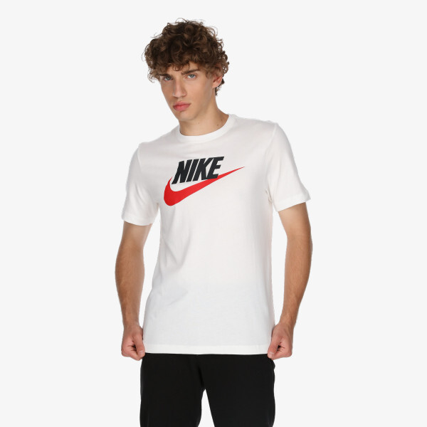 

Футболка спортивная Nike, зеленый