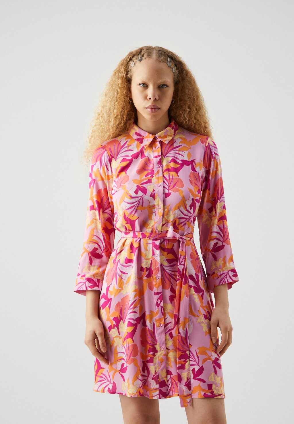 

Платье-блузка Yassavanna 3/4 Short Shirt Dress YAS, пастельная лаванда/тропия