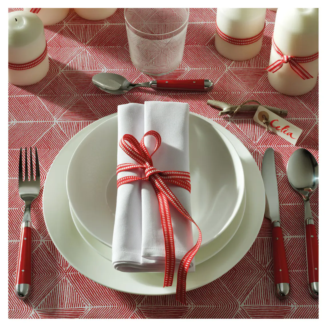 

Круглая глубокая тарелка с крылышком Bone China Essential El Corte Inglés
