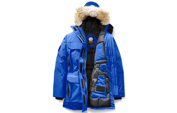 

Женский пуховик Canada Goose