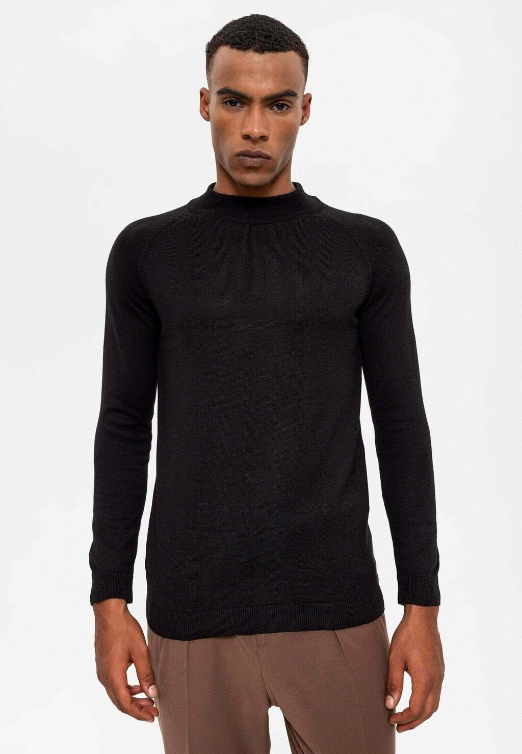 

Свитер Mock Turtleneck Antioch, черный