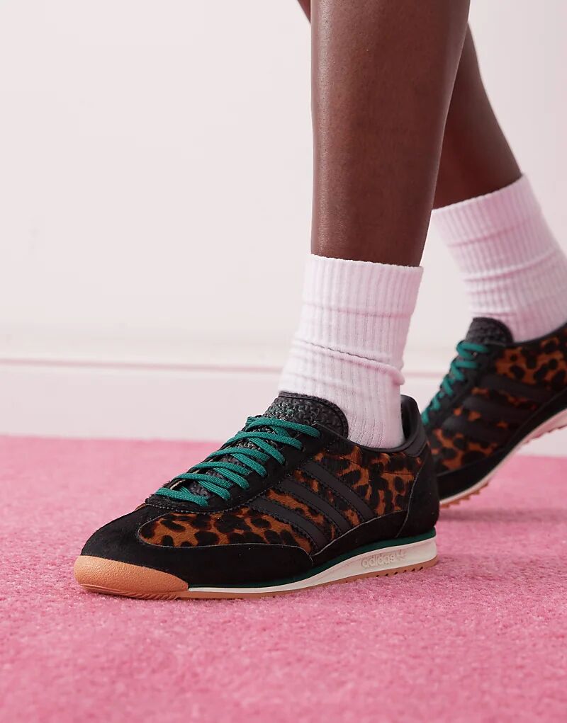Кроссовки SL 72 OG с леопардовым принтом и черного цвета adidas Originals