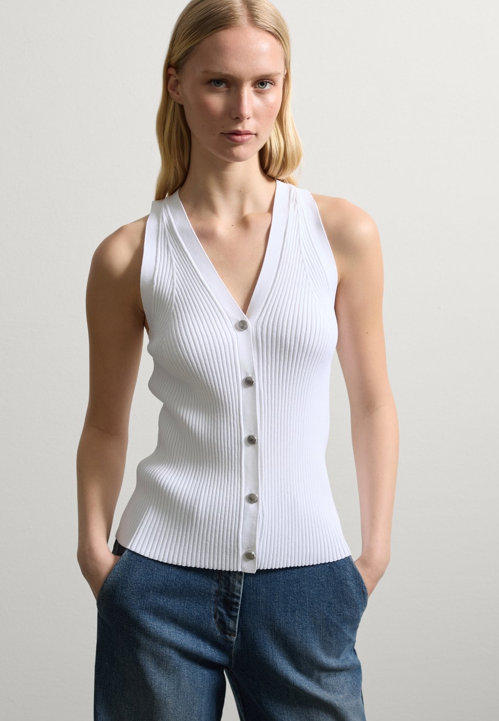 

Жилет WITH BUTTONS Stefanel, белый