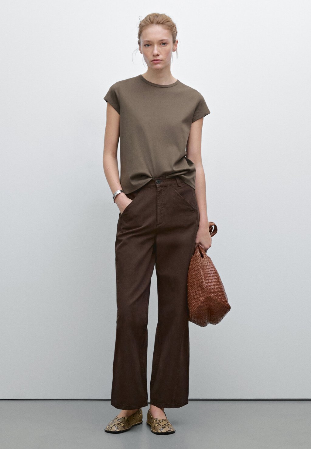 

Базовая футболка Massimo Dutti, коричневый