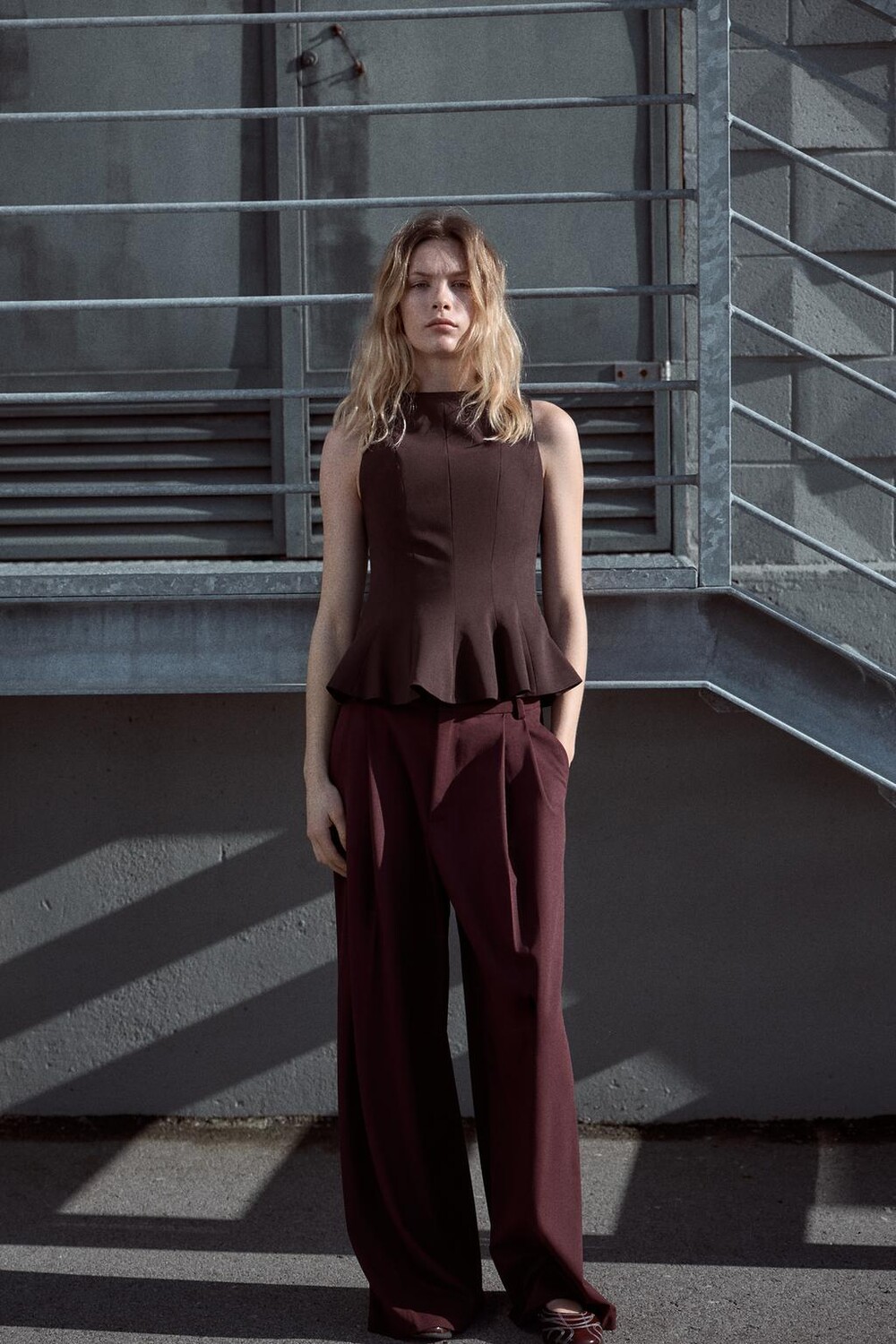 

Брюки с двойной плисковкой ZARA, бордовый