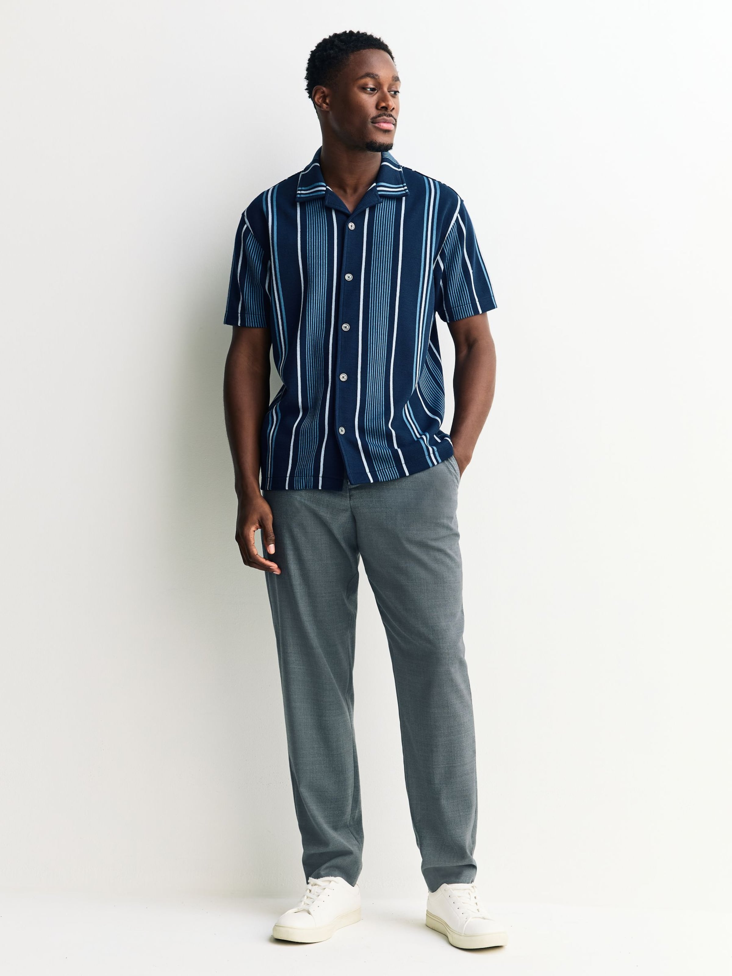 Next Рубашка на пуговицах Regular fit в цветах Navy, Royal Blue, Pastel Blue — фото 4
