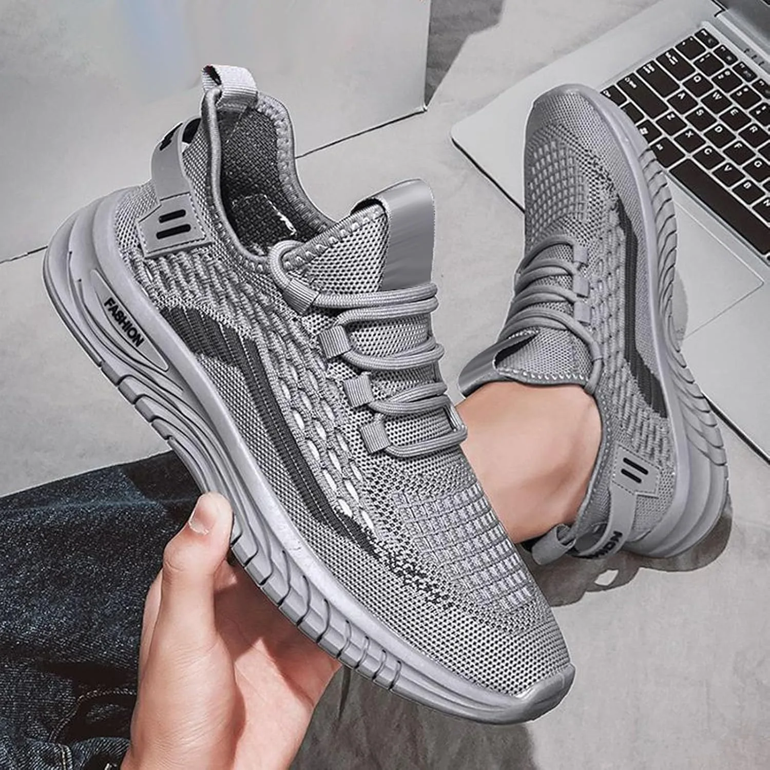 Мужские кроссовки для бега - легкие мужские кроссовки с хорошей воздухопроницаемостью для комфорта во время занятий спортом и в повседневной жизни благодаря практичной конструкции без шнурков Generic, серый — фото 4