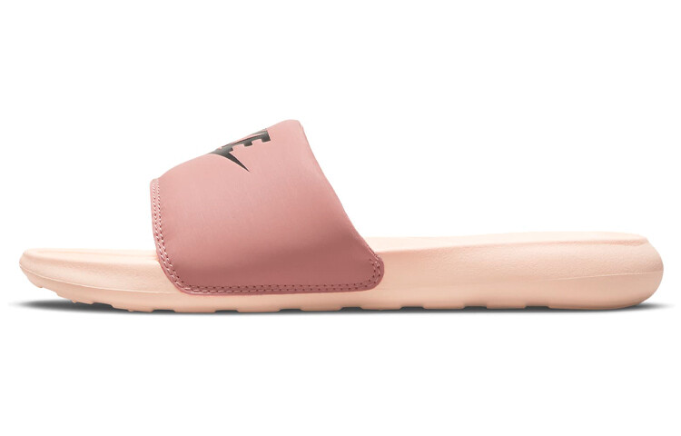 

Женские шлепанцы Nike Victori One