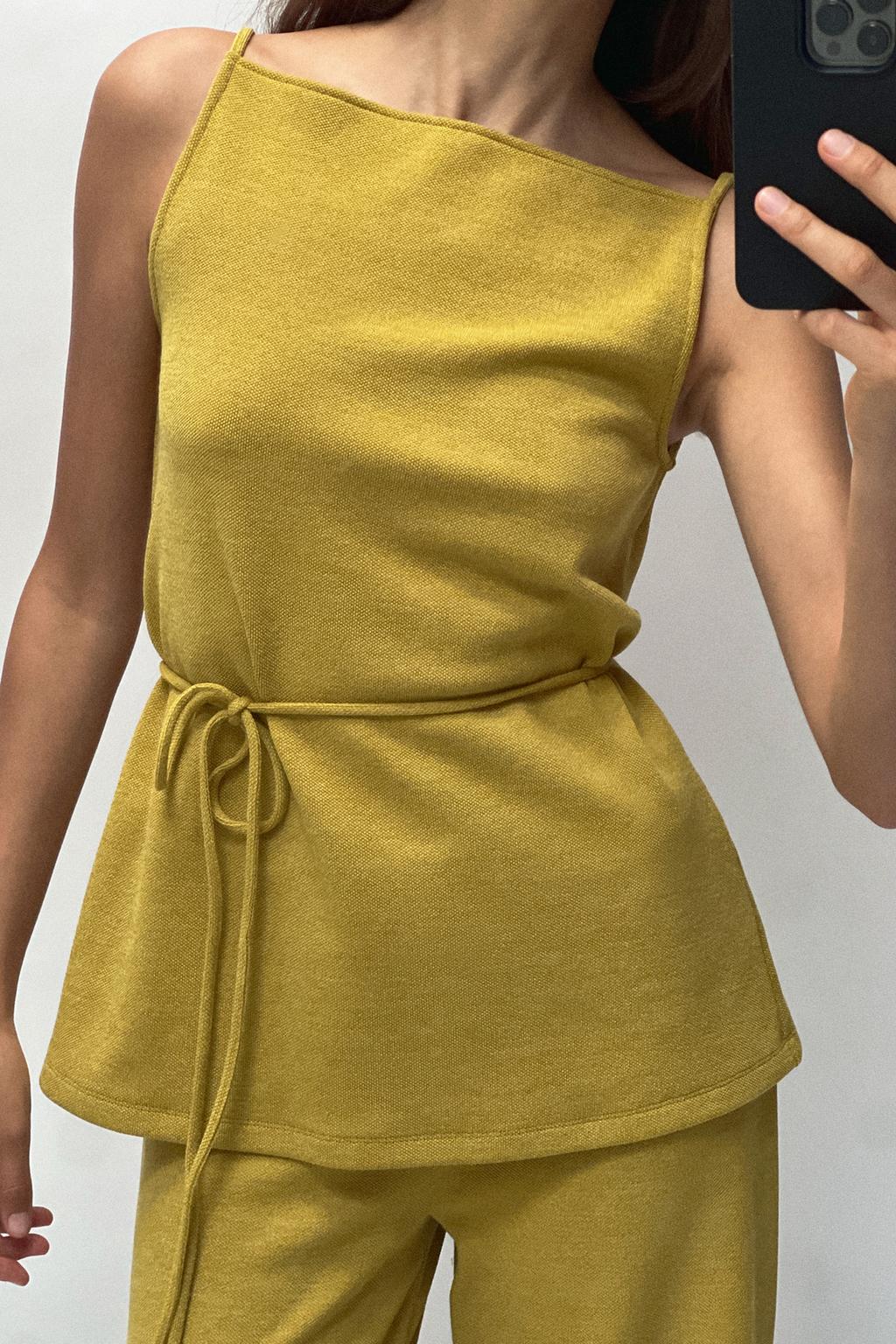 

Длинный топ из мягкого пике с поясом ZARA, цвет mustard