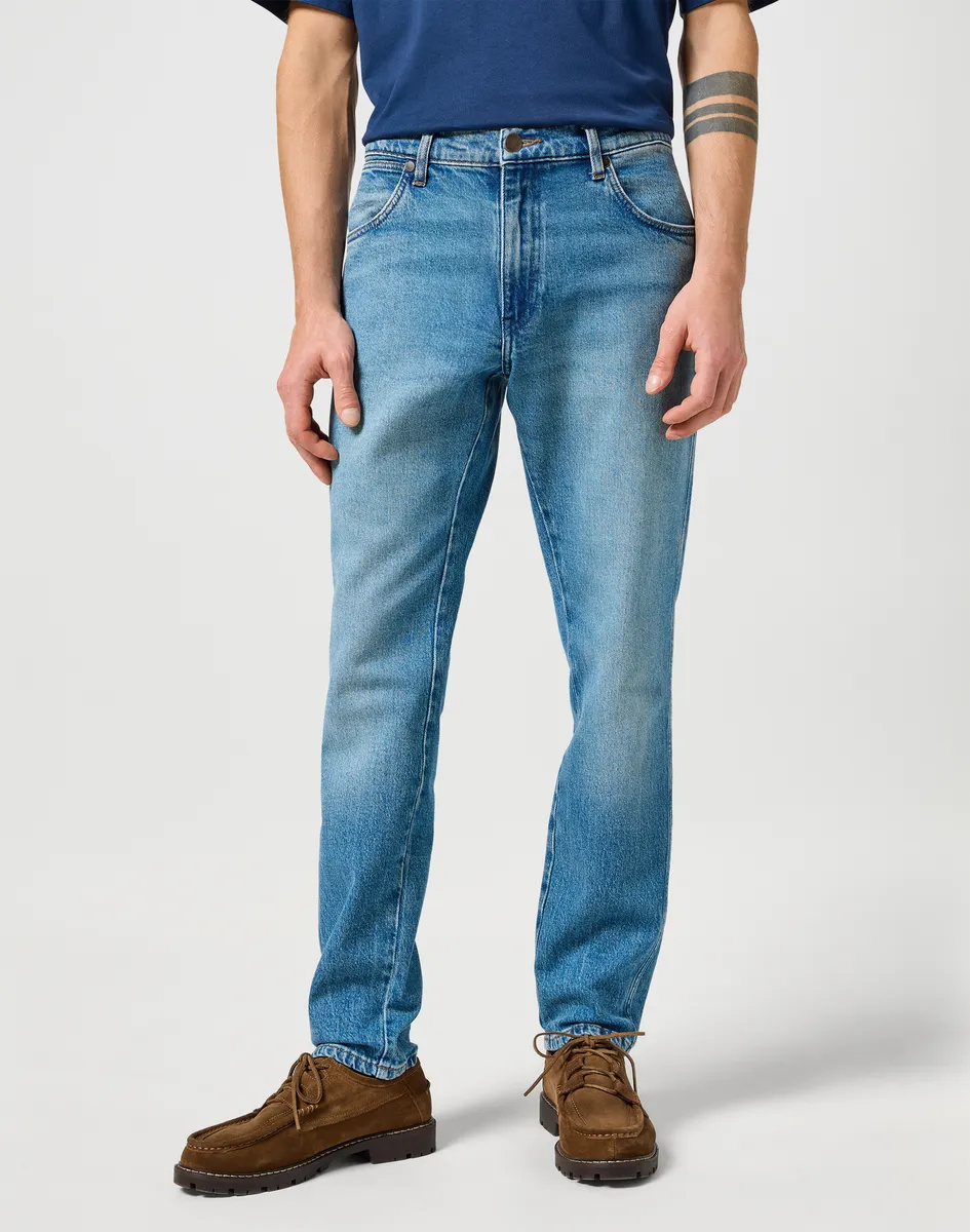 

Джинсы Wrangler с 5 карманами "River FREE TO STRETCH", стандартный крой, цвет Chante
