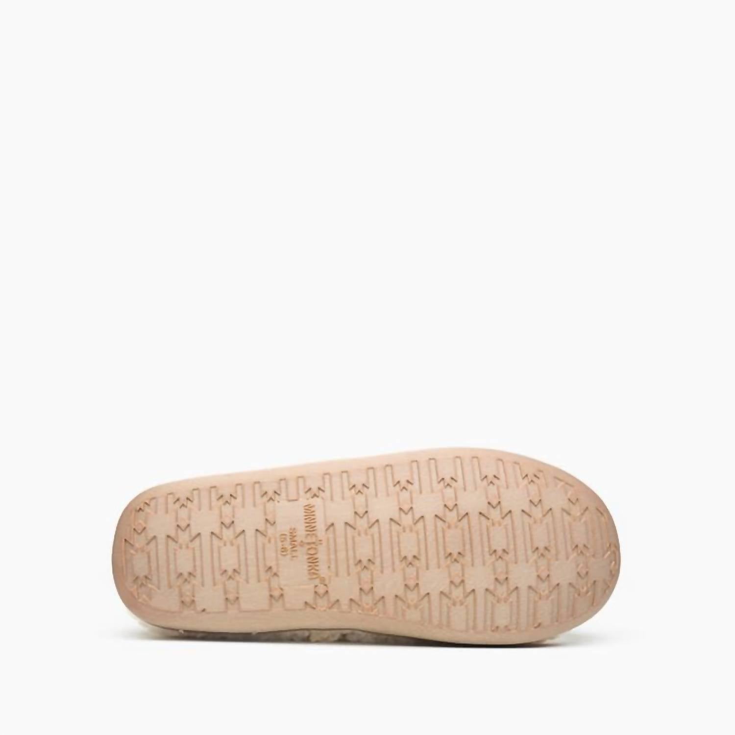 Женские тапочки Betty оранжевого цвета Minnetonka — фото 4