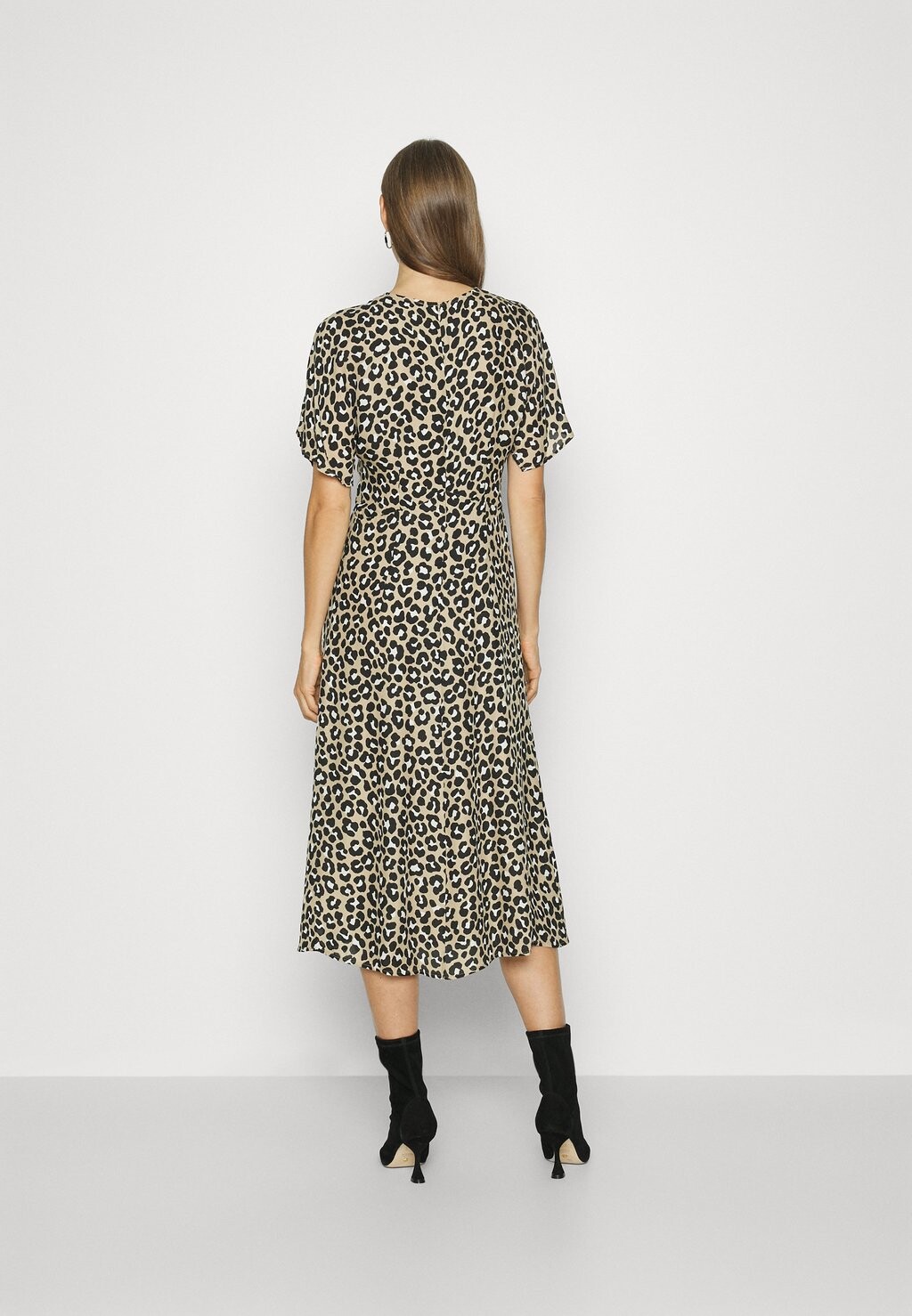 

Летнее платье Sat Cheetah MICHAEL Michael Kors, цвет khaki/black