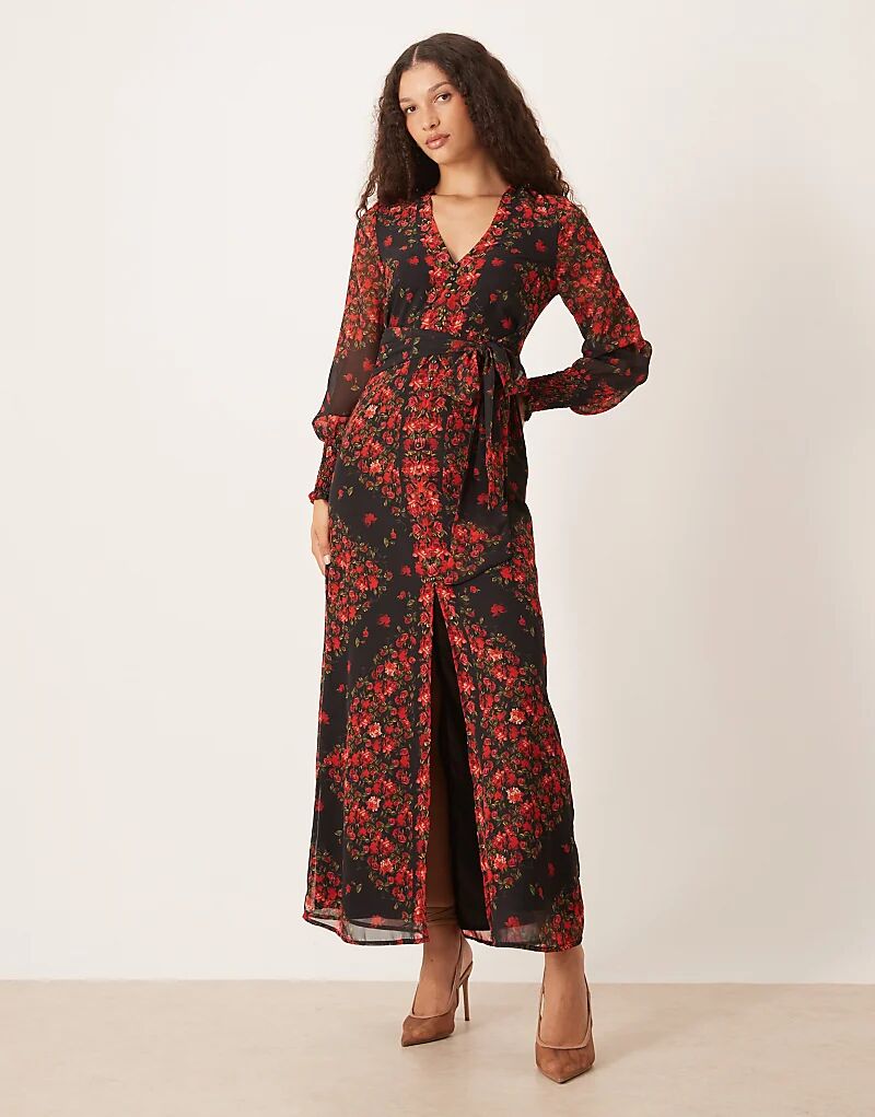 

Платье макси Hope & Ivy с V-образным вырезом, застегивающееся на пуговицы спереди, с черными и красными цветами