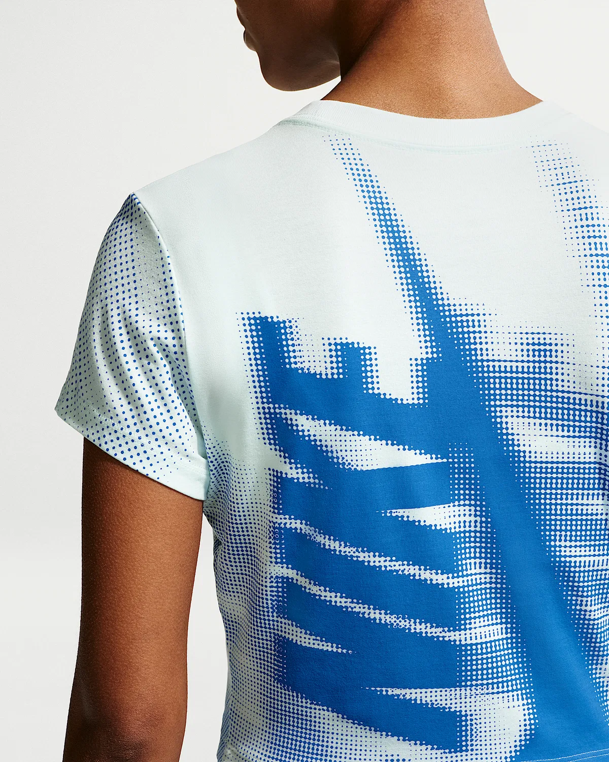 Женская укороченная футболка Nike Sportswear Chill Knit Slim, Barely Green — фото 2