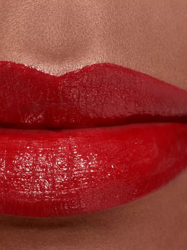 Помада Rouge Coco Longwear Satin Lipstick: увлажняющий и разглаживающий уход за губами CHANEL, 114 Los Angeles — фото 4