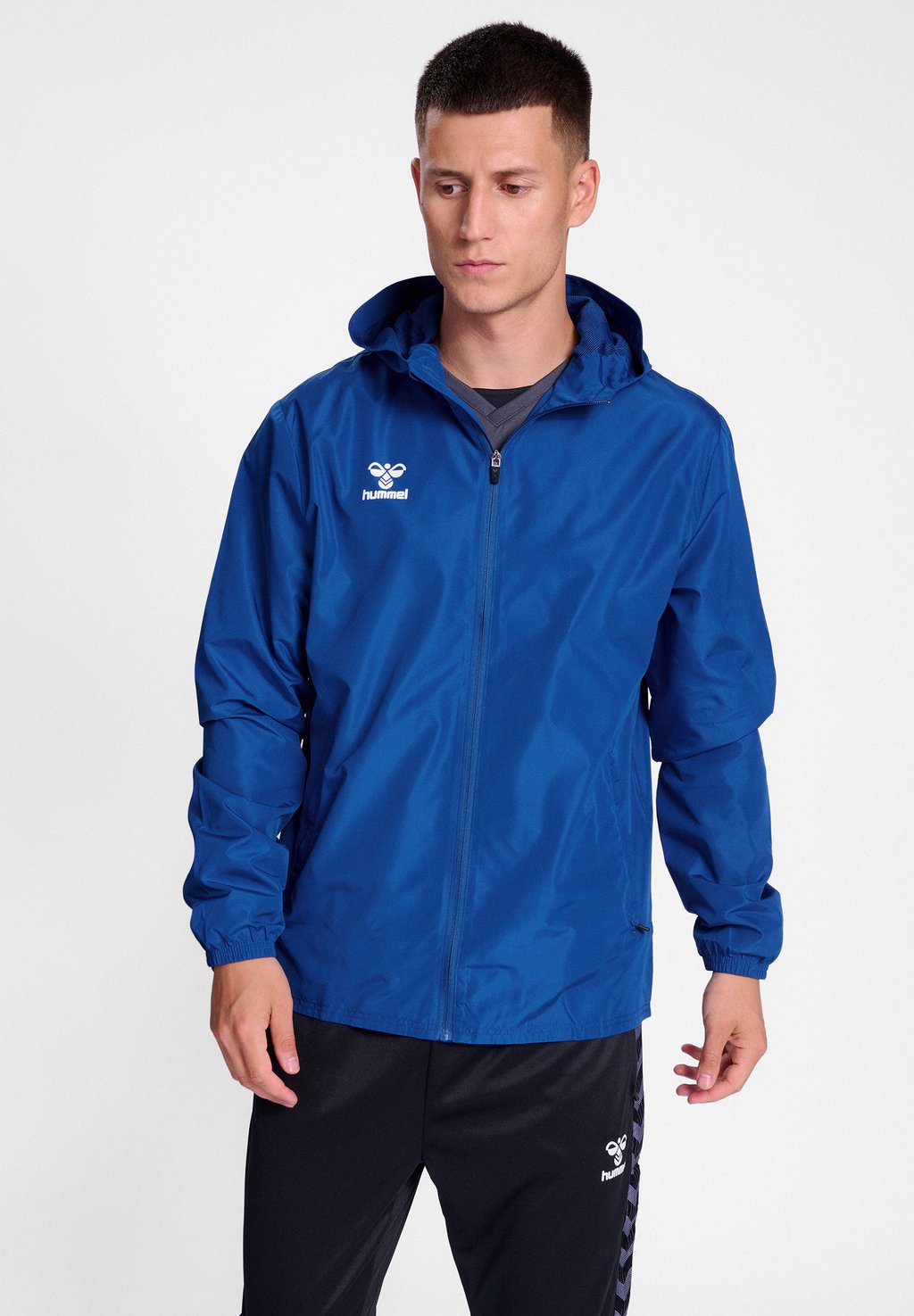 

Дождевик/водоотталкивающая куртка ESSENTIAL ALLWEATHER Hummel, цвет true blue