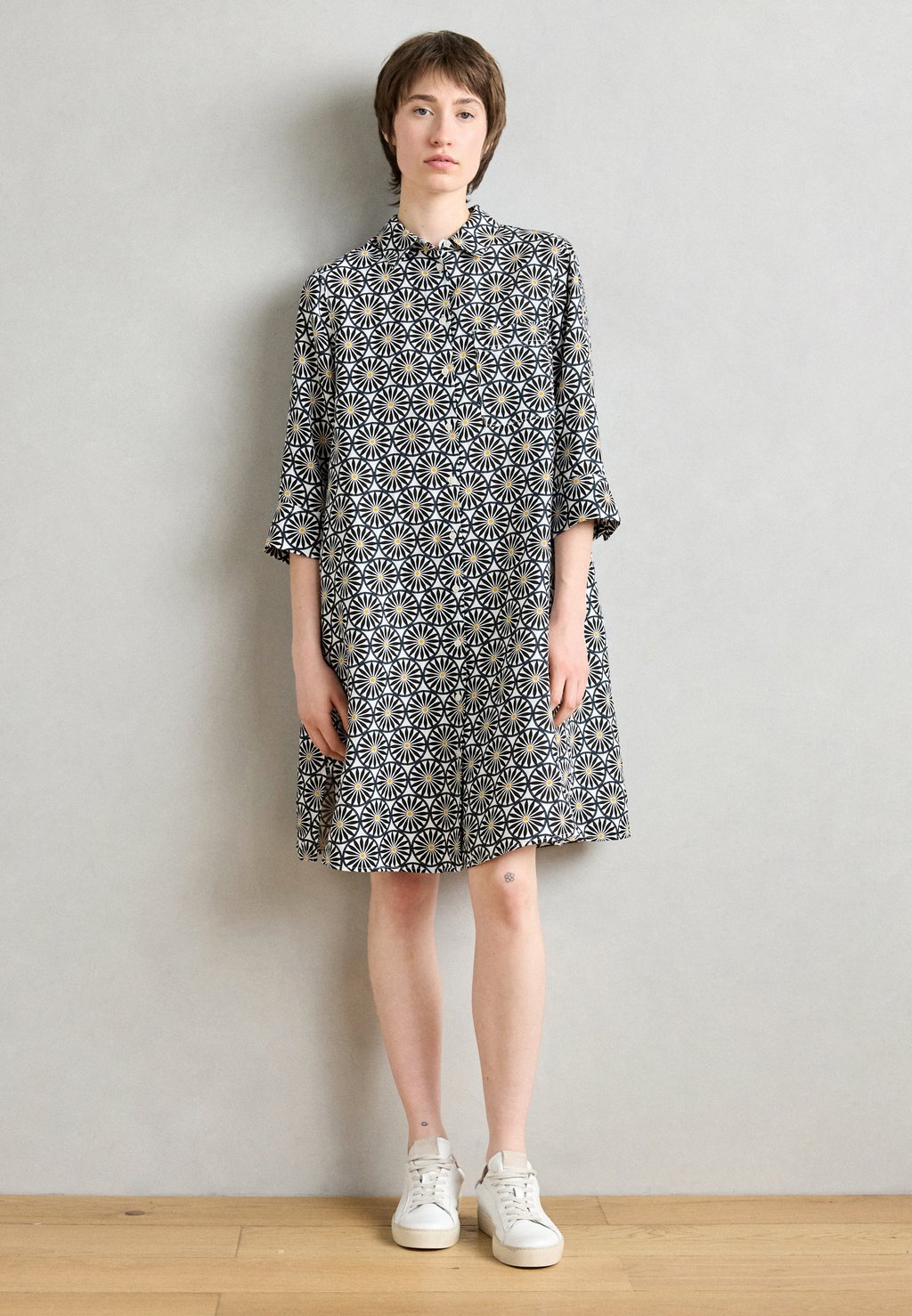 

Платье-рубашка SHIRT DRESS A SHAPED 3/4 SLEEVE BREAST POCKET PRINTED Marc O'Polo, белый