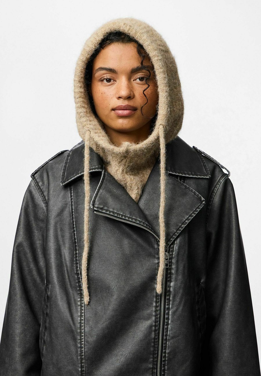 

Шапка Pieces NAMBI BALACLAVA , Incense/Brown