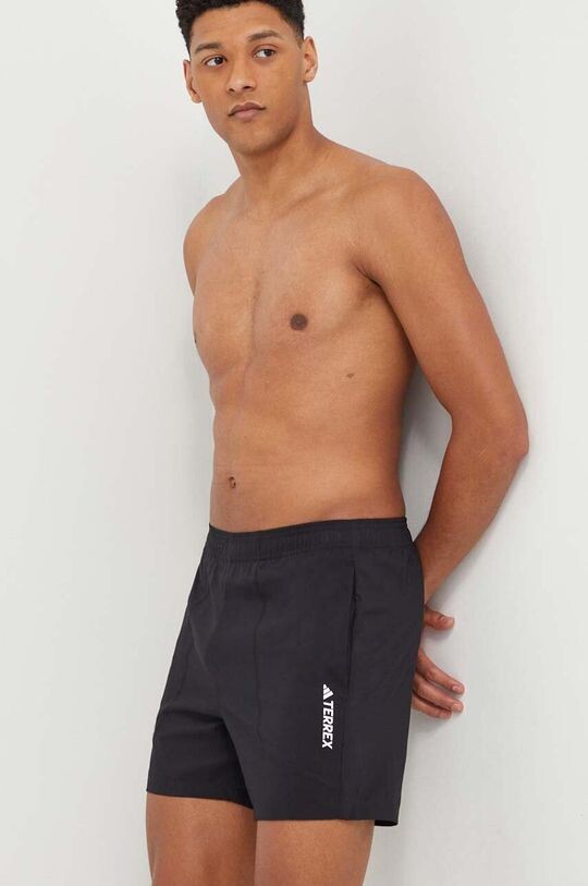 

Мультиспортивные шорты adidas TERREX, черный