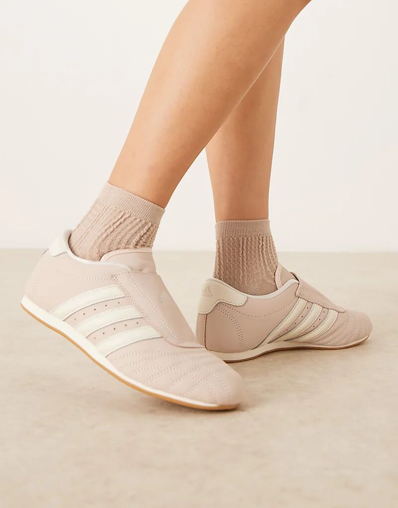 Кроссовки для тхэквондо adidas Originals светло-розового и белого цветов