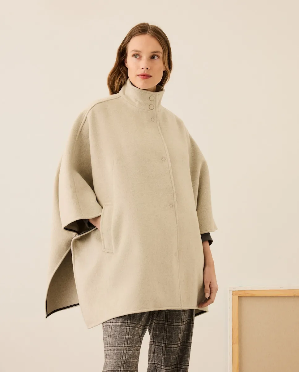 

Гладкий плащ с контрастной отделкой Stella Rittwagen, светло-серый