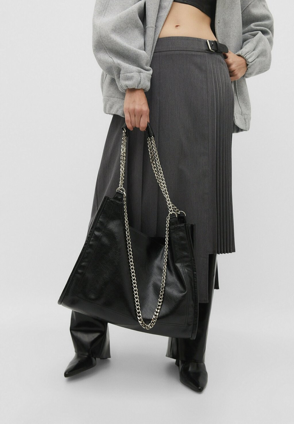

Сумочка Effect Chain Stradivarius, черный