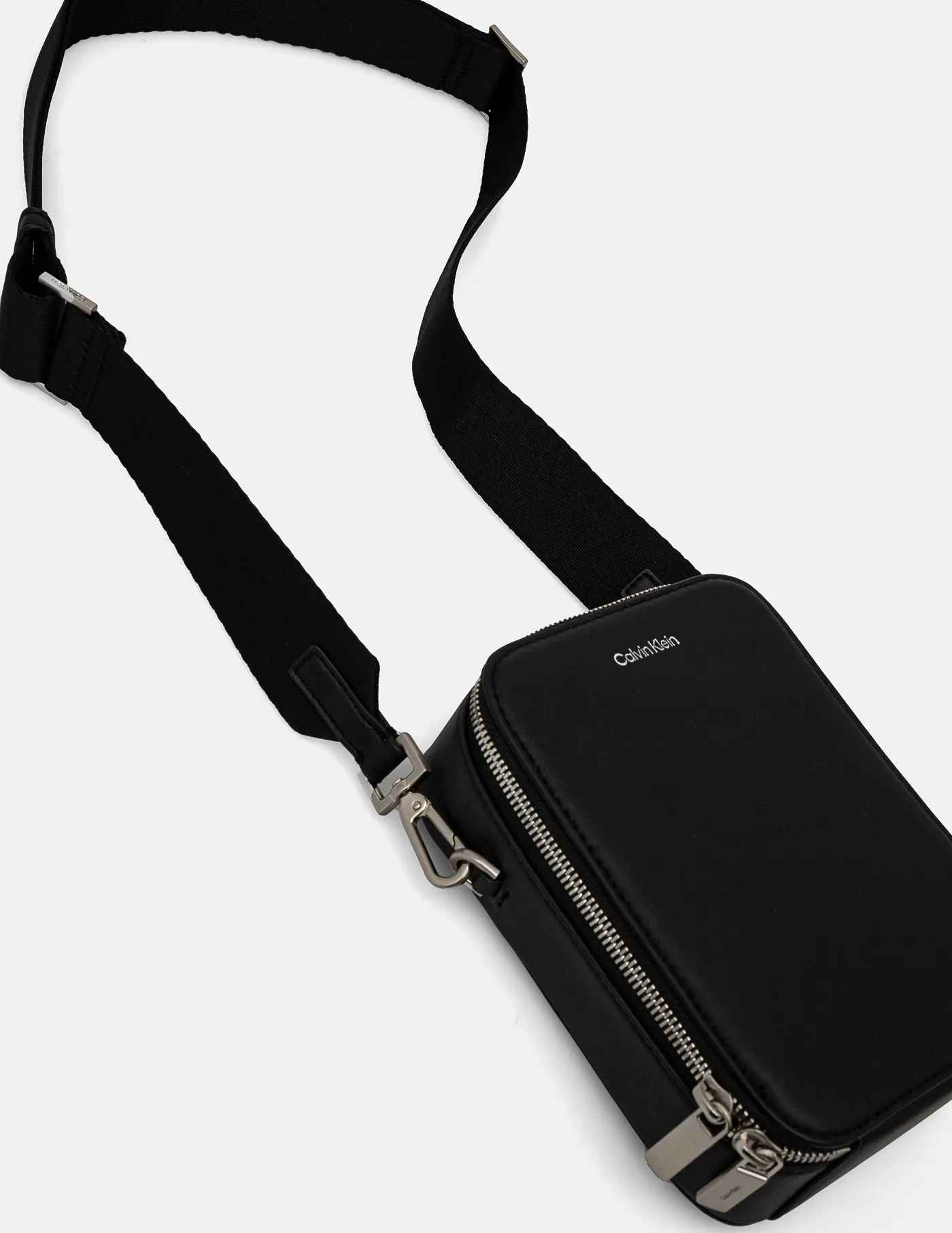 

Сумочка Calvin Klein, черный