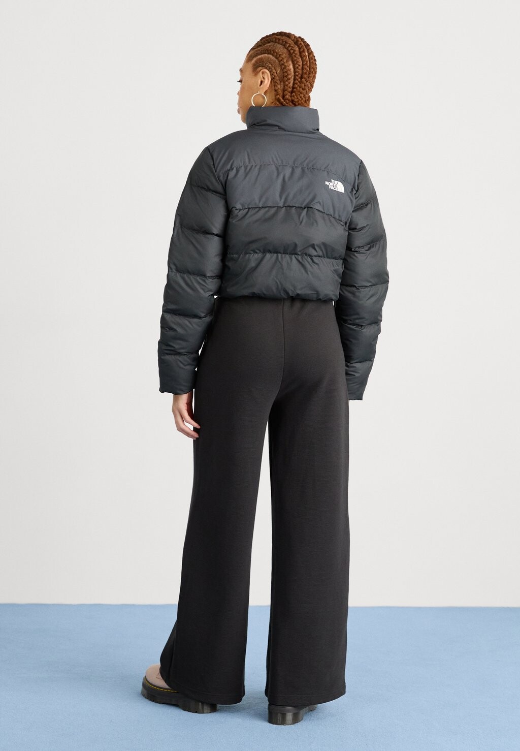 

Зимняя куртка CROPPED SAIKURU The North Face, черный