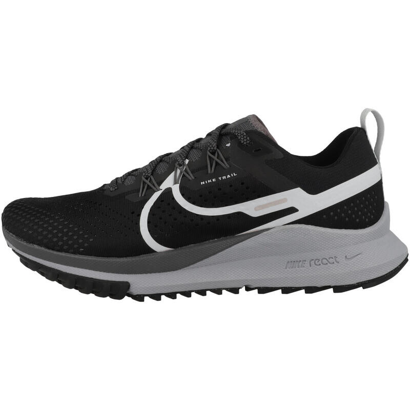 

Кроссовки Nike, красочный