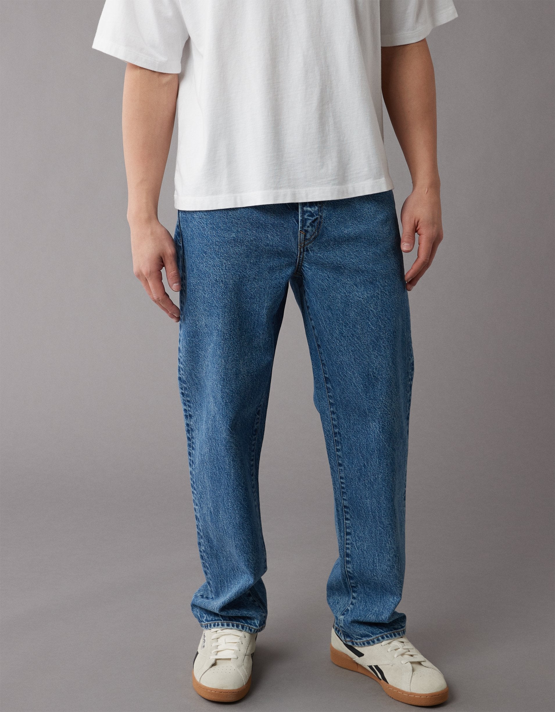 

Джинсы свободного покроя AE EasyFlex American Eagle Outfitters, цвет washed blue