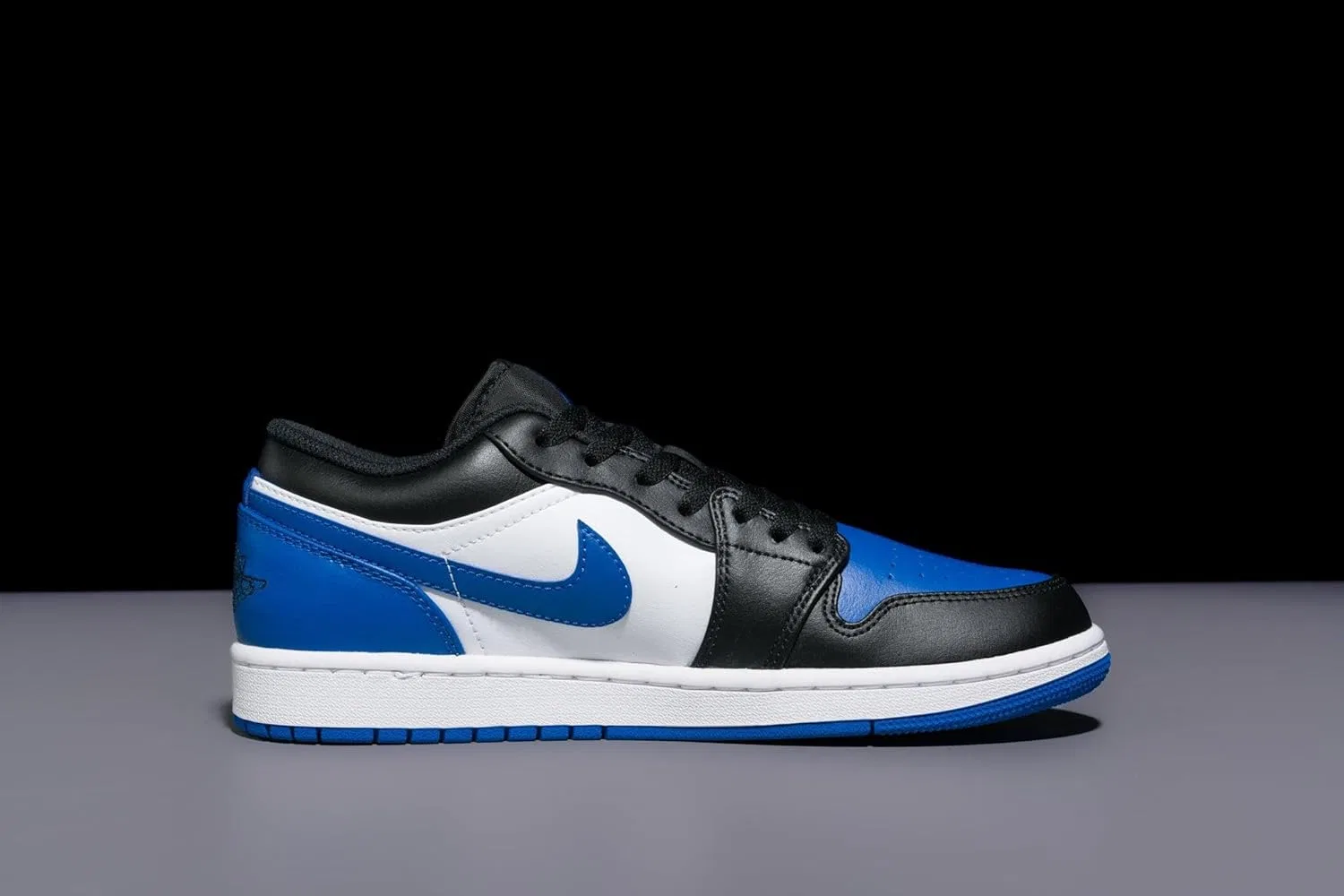 Мужские баскетбольные кроссовки Nike Air Jordan 1 Low, White, Royal Blue, Black, White — фото 3