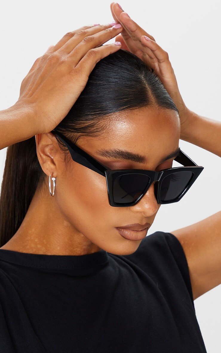 

PrettyLittleThing Черные треугольные солнцезащитные очки