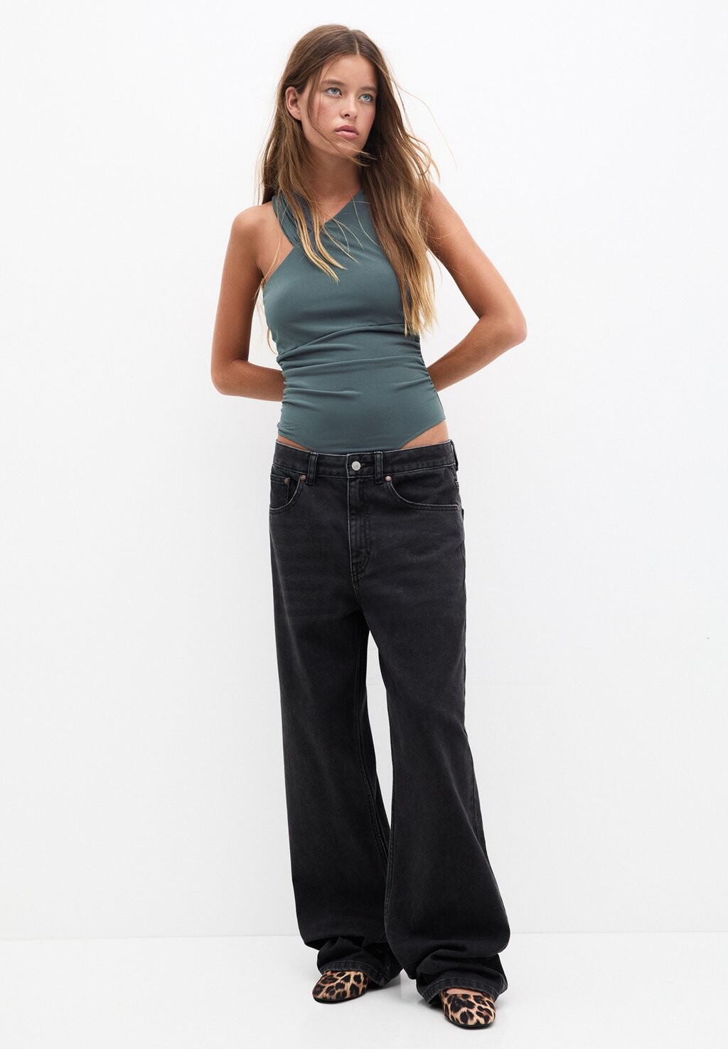 

Топ ASYMMETRIC NECKLINE PULL&BEAR, сине-серый