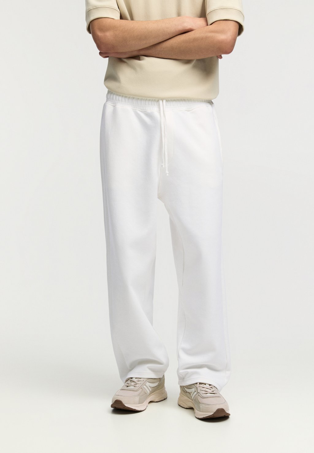 

Спортивные брюки INTERLOCK PULL&BEAR, белый