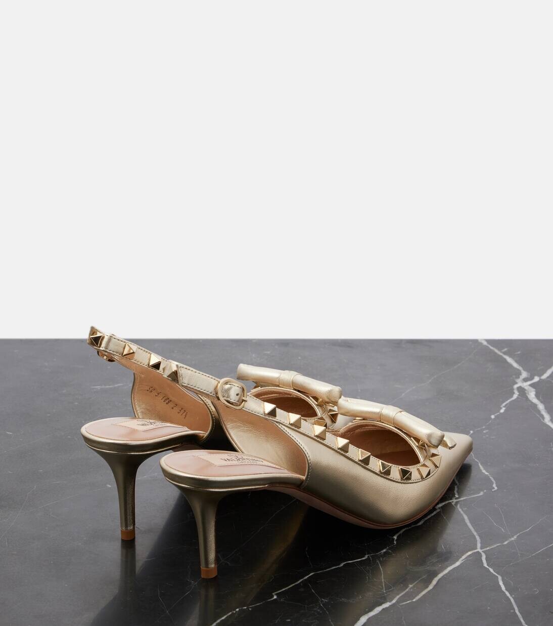 Туфли Rockstud Bow из кожи с открытой пяткой Valentino Garavani, цвет platino — фото 3