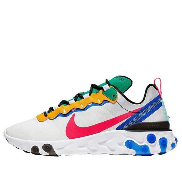 

Кроссовки реагируют на элемент 55 Nike, белый