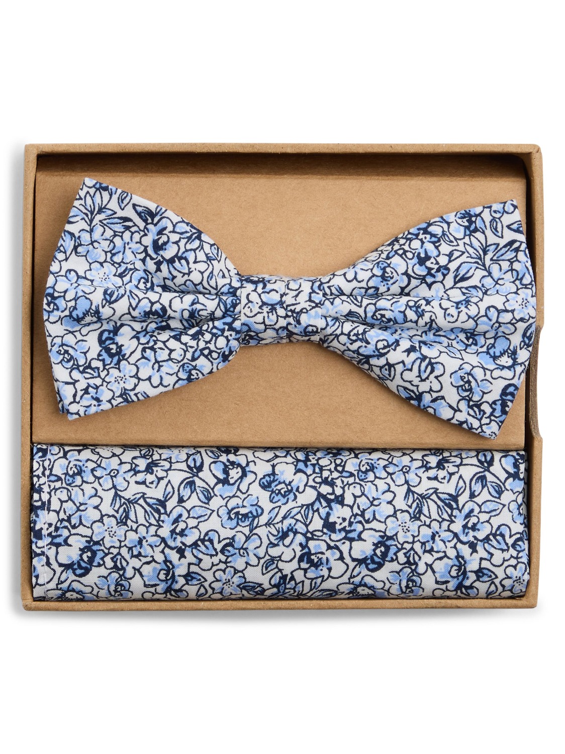 

Finshley & Harding London Карманный платок в светло-голубом цвете