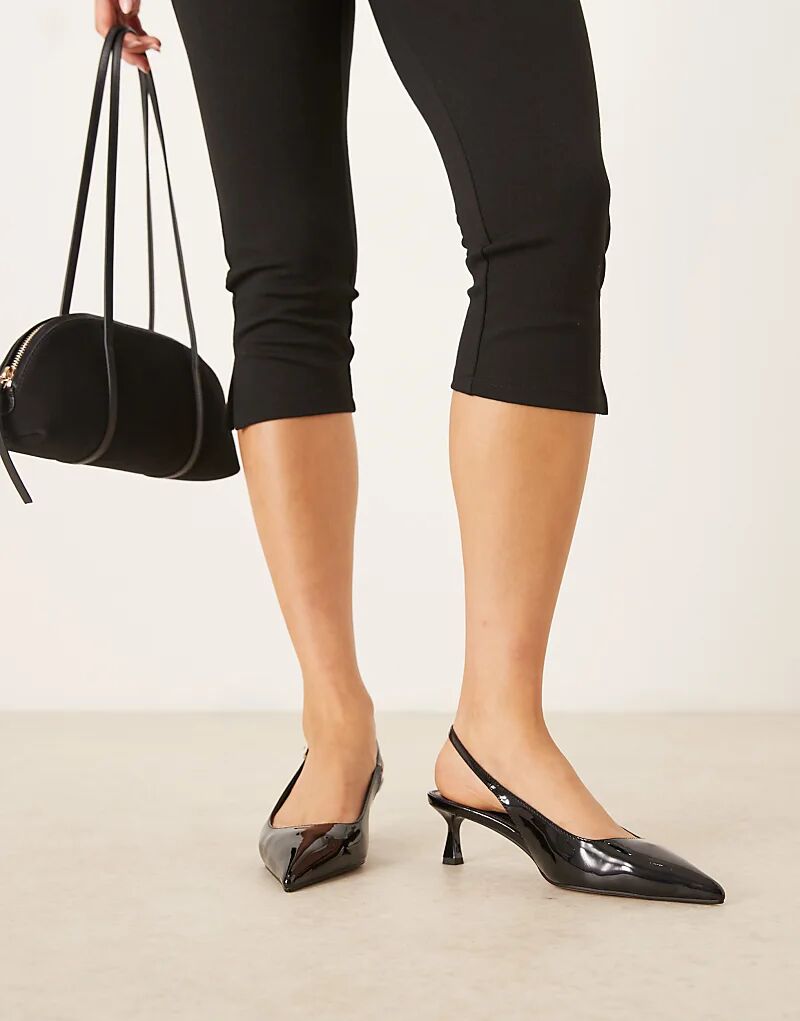 Туфли ASOS DESIGN Wide Fit Skip с открытой пяткой и каблуком-рюмочкой, черные, лакированные — фото 2