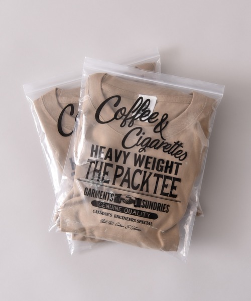 

Набор из 2 футболок, плотная ткань 5.6 унций (около 159 г) Coffee & Cigarettes, песочно-бежевый