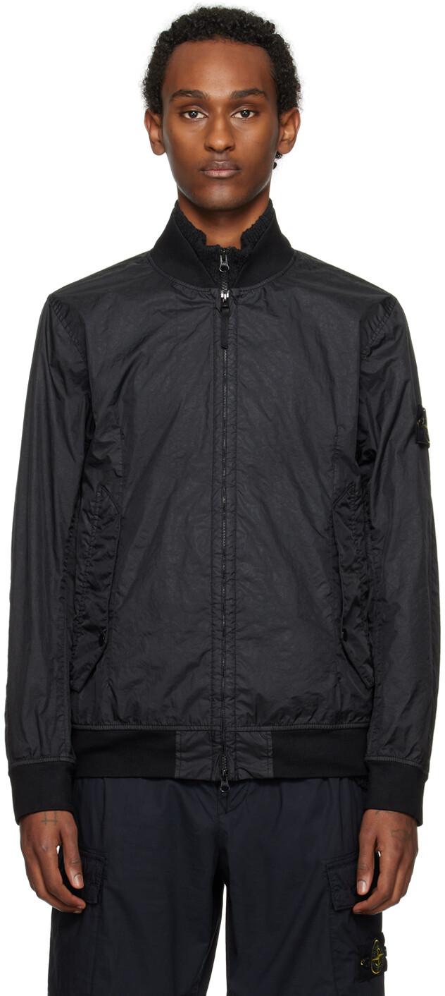 

Черный жатый бомбер Stone Island