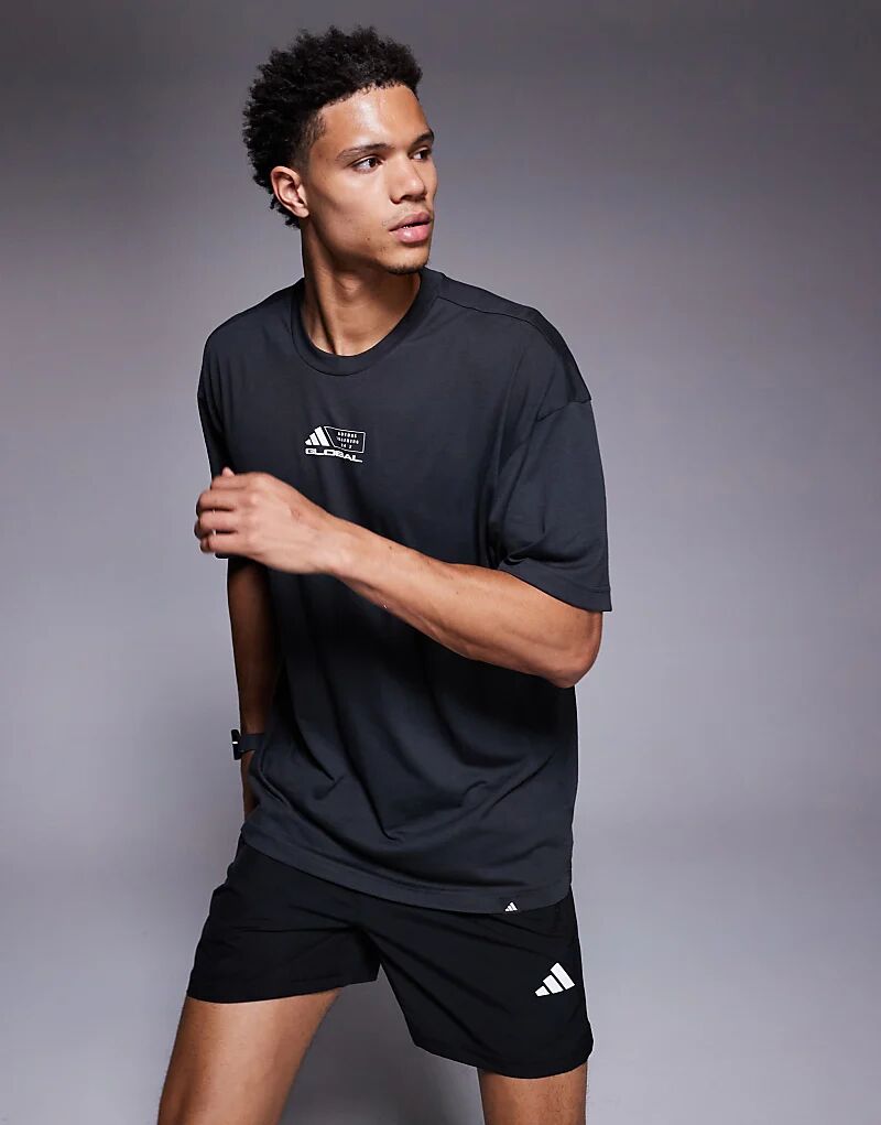 Футболка Adidas Training с принтом глобуса на спине, черная — фото 3