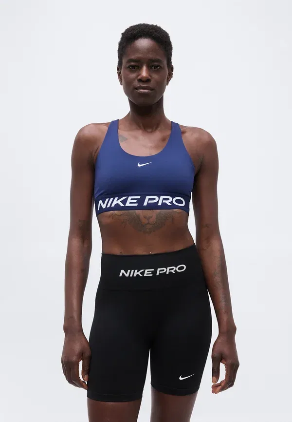 Спортивный бюстгальтер Nike Performance, 365 bra medium support, цвет темно-синий/белый