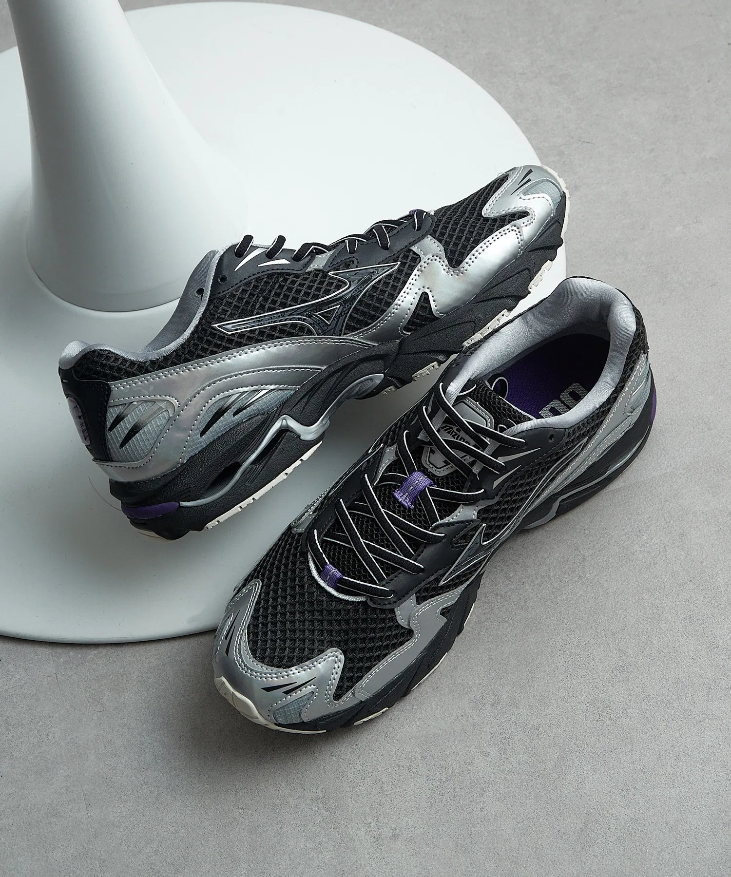 Унисекс кроссовки MIZUNO Wave Rider 10 серебряные