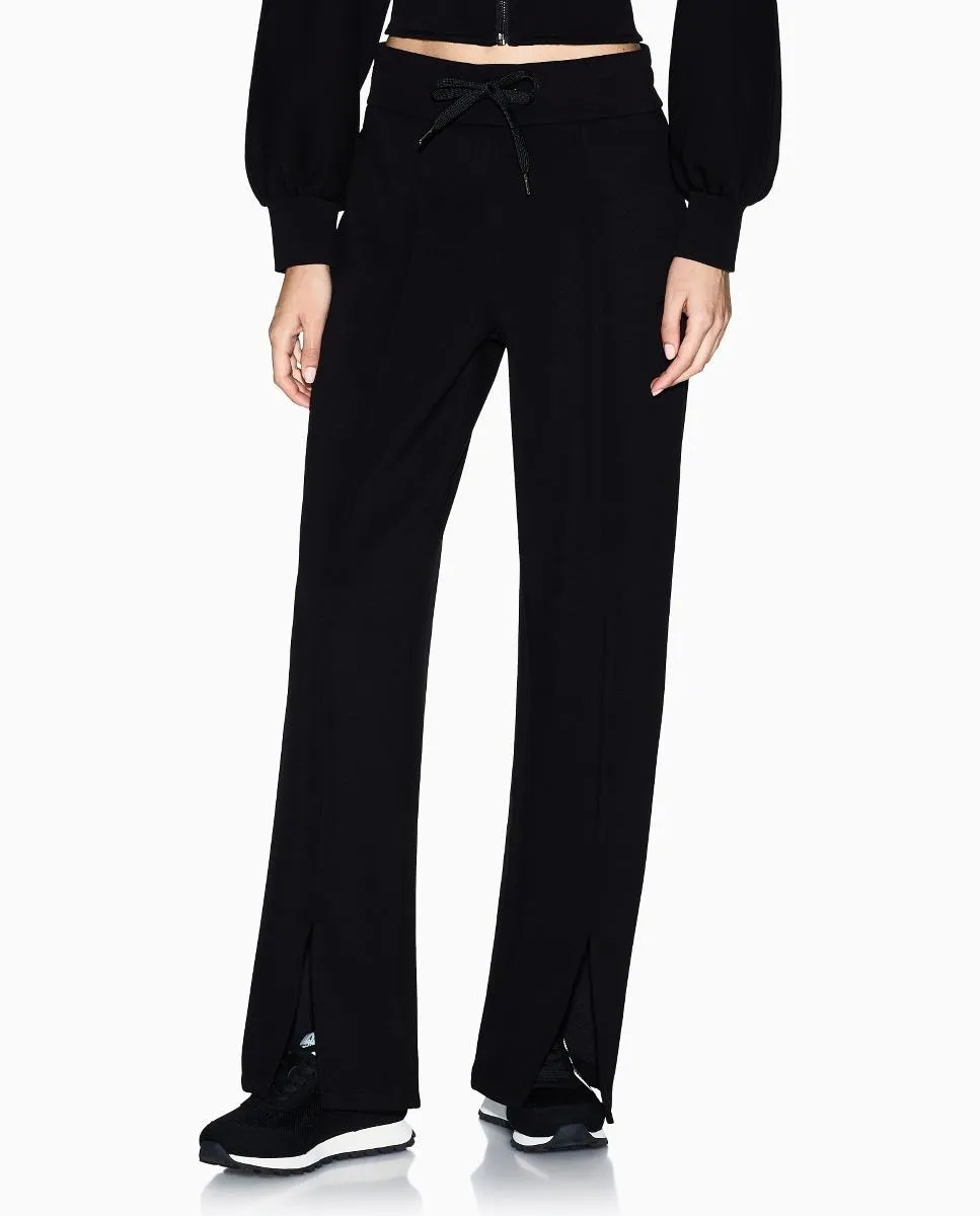 

Женские брюки из материала имитирующего скуба с передним разрезом Armani Exchange, черный