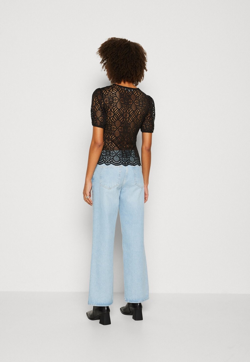 

Футболка с принтом DOULI Morgan, черный