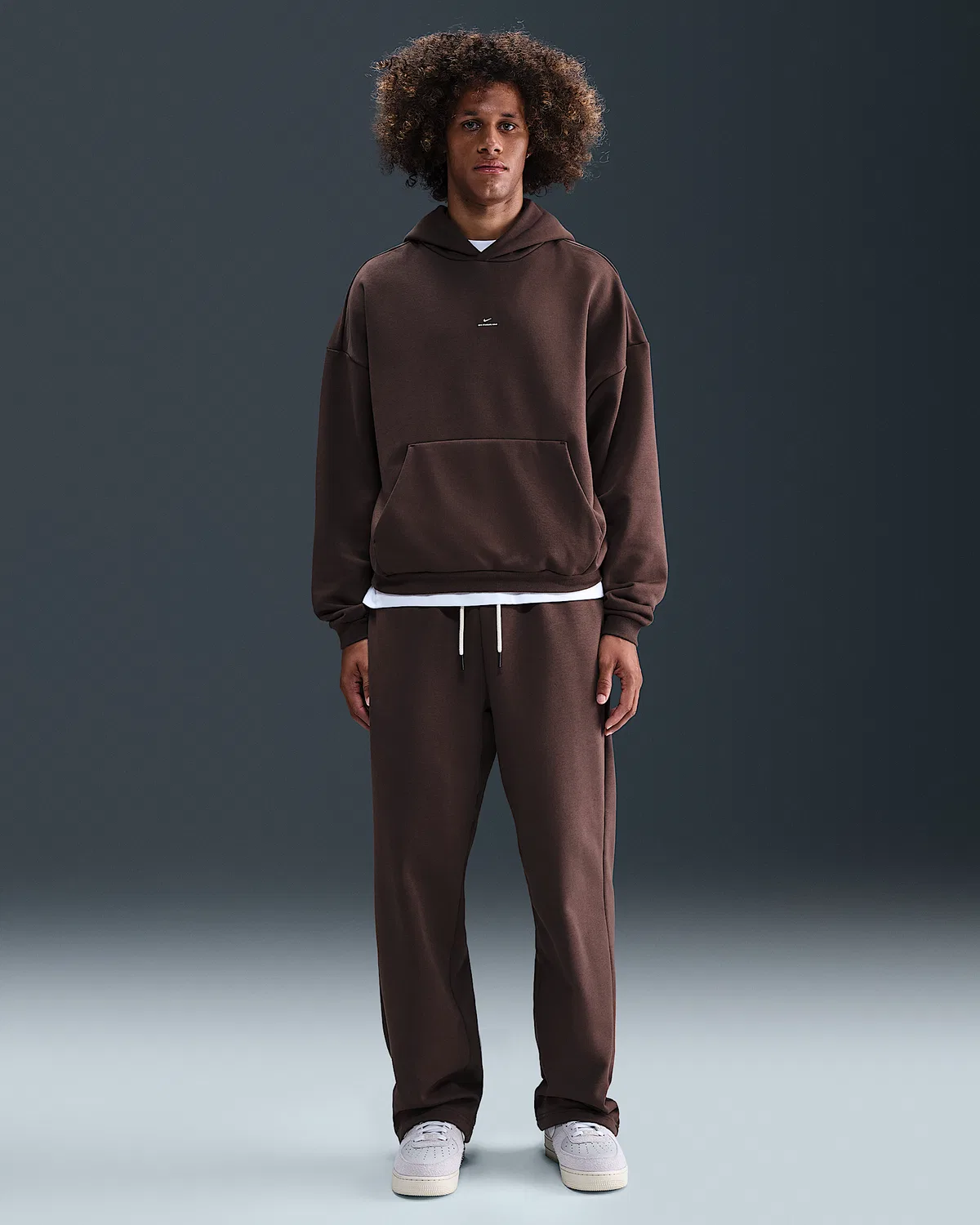 Мужская флисовая баскетбольная худи-пуловер Nike Standard Issue Therma-FIT, Baroque Brown/Pale Ivory/Pale Ivory — фото 4
