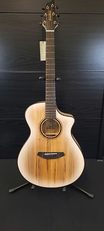 

Акустическая гитара Breedlove Pursuit Exotic S Concert CE - White Sand