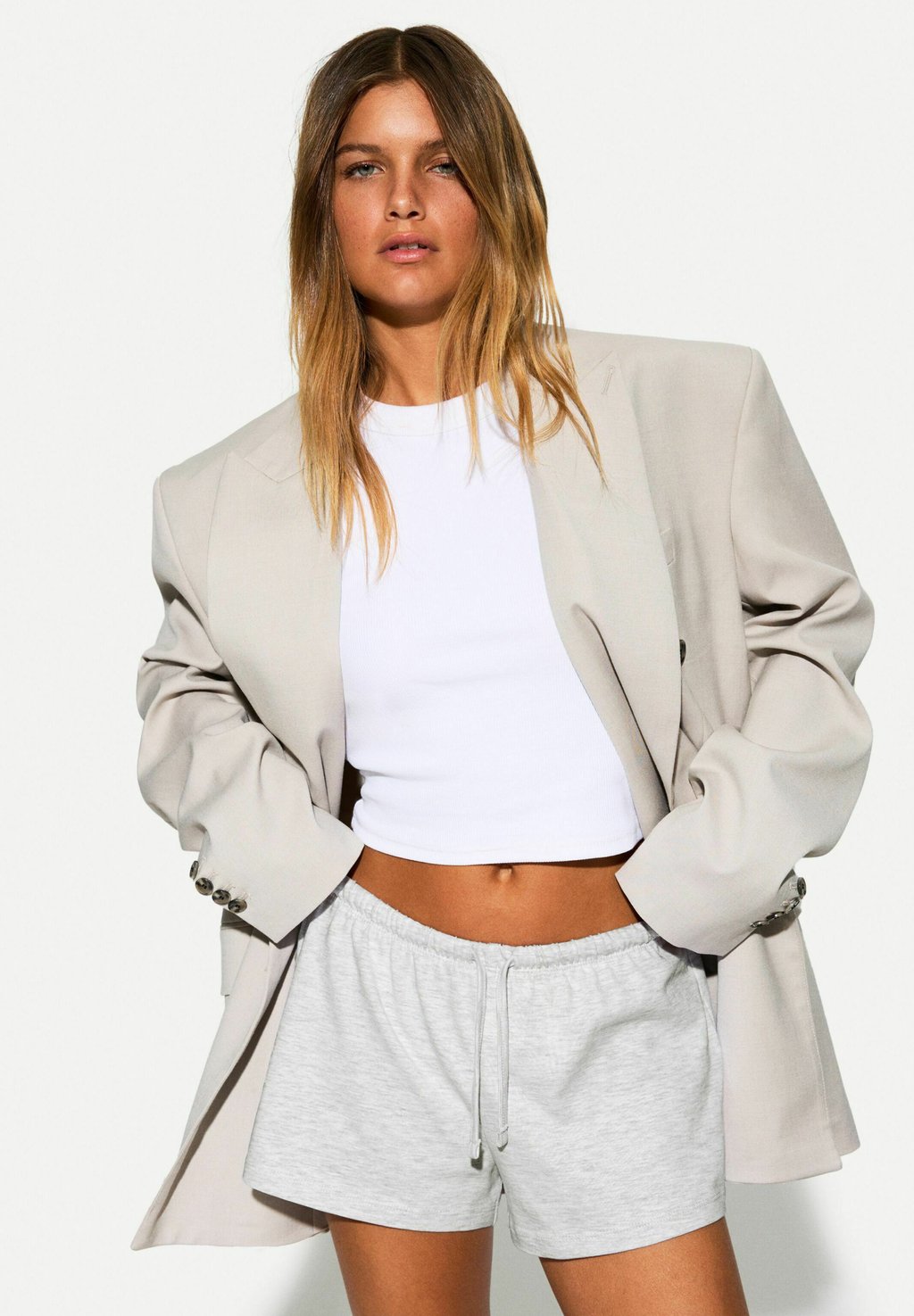 

Шорты PLUSH - Tracksuit bottoms Bershka, серый