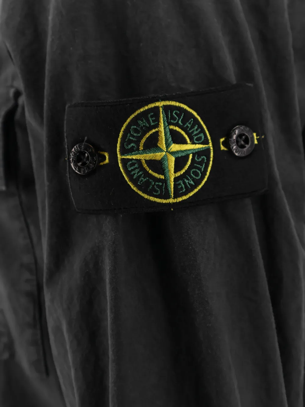 Рубашка с карманами с клапанами и нашивкой с логотипом Stone Island, серый — фото 3