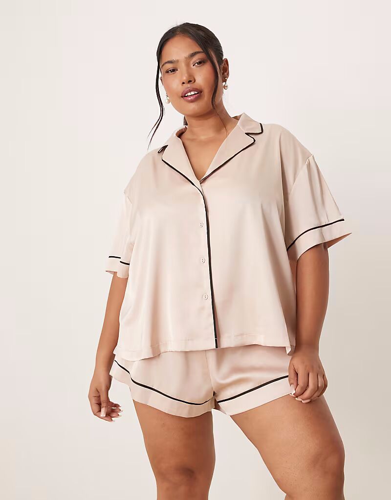 

Комплект из атласной рубашки с короткими рукавами и короткой пижамы Curve светло-розового цвета Asos Curve